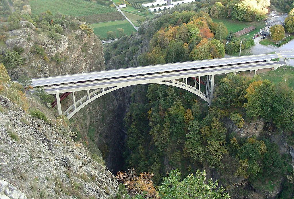 1024px-Pont_de_Gueuroz_west.jpg