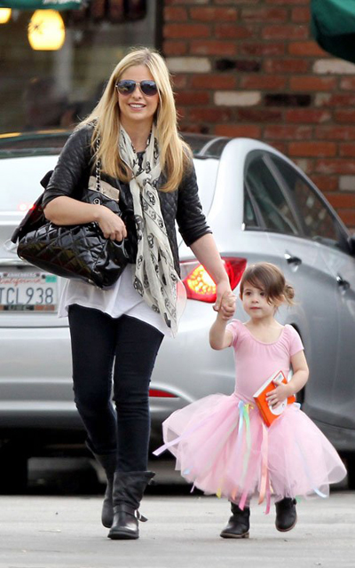 dd3a5a15faab6534_sarahmichellegellar_1219.jpg