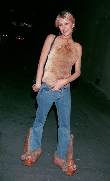 d9814ed1-3a65-4386-b102-1a27bffe0753_Paris-Hilton-is-spotted-outside-Las-Palmas-club-January-3-2001-in-Hollywood.jpg