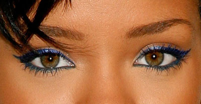 Navy-blue-eyeliner-makeup-29012540-400-208.jpg