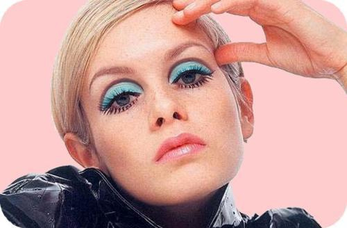 blonde-blue-eyeshadow-mod-twiggy-Favim_com-121440.jpg