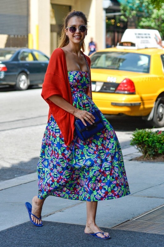 Jessica-Alba-vestido-color-532x800.jpg