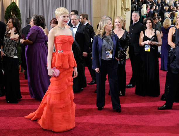 Michelle-Williams-in-Louis-Vuitton-oscars-2012.jpg