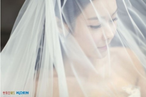 현영_웨딩드레스3.jpg