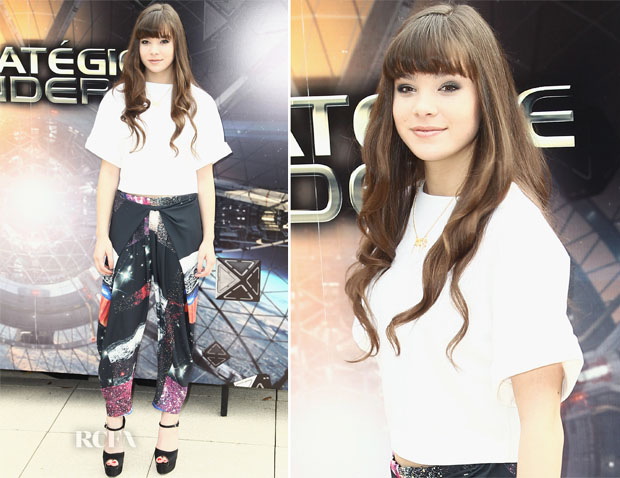 Hailee-Steinfeld-In-Osman-and-Clover-Canyon-Enders-Game-Paris-Photocall.jpg