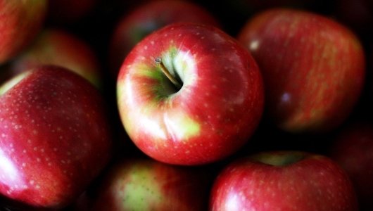 main_appleaday.jpg