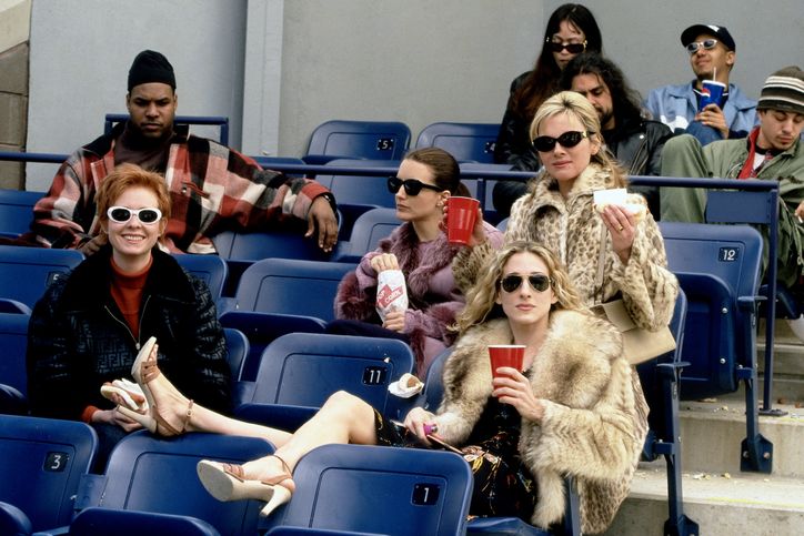 carrie-sex-and-the-city-memorable-look-mink-coat-w724.jpg