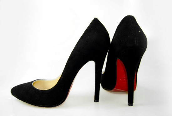 an-Louboutin-Decollete-Suede-Black-Pumps-156_04_LRG.jpg