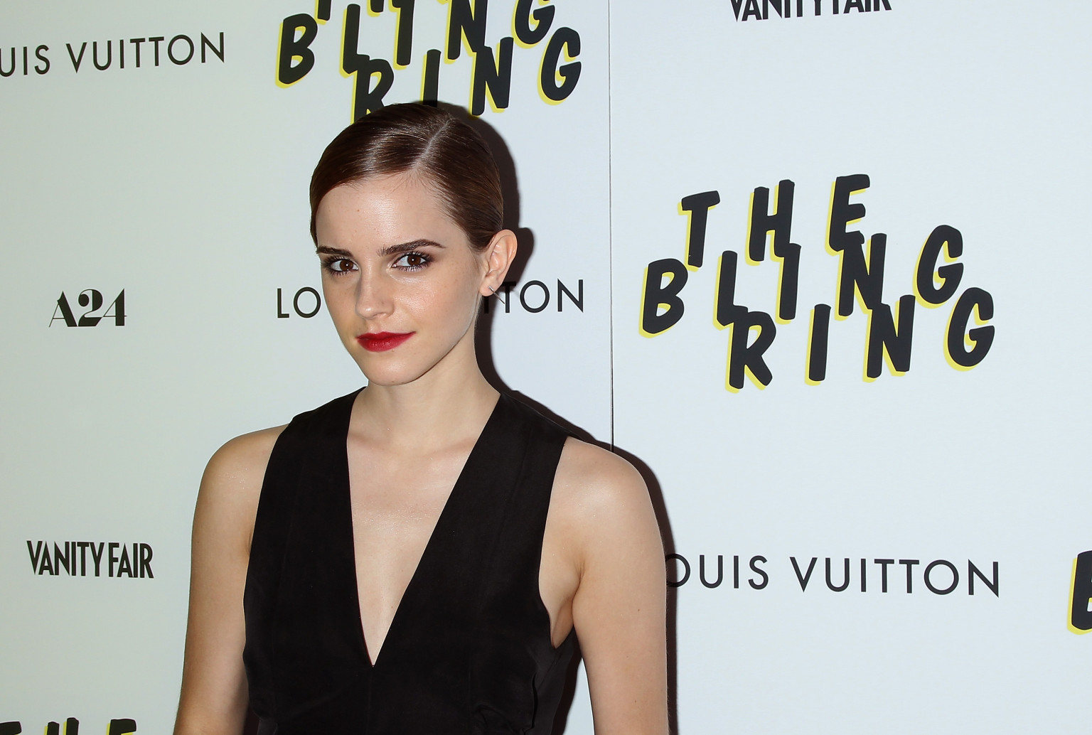 o-EMMA-WATSON-BLING-RING-TUMBLR-facebook.jpg
