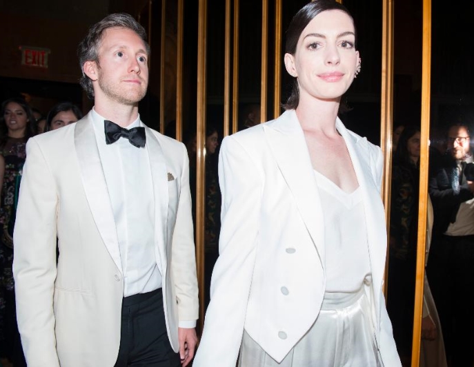 ▲Anne Hathaway and Adam Shulman