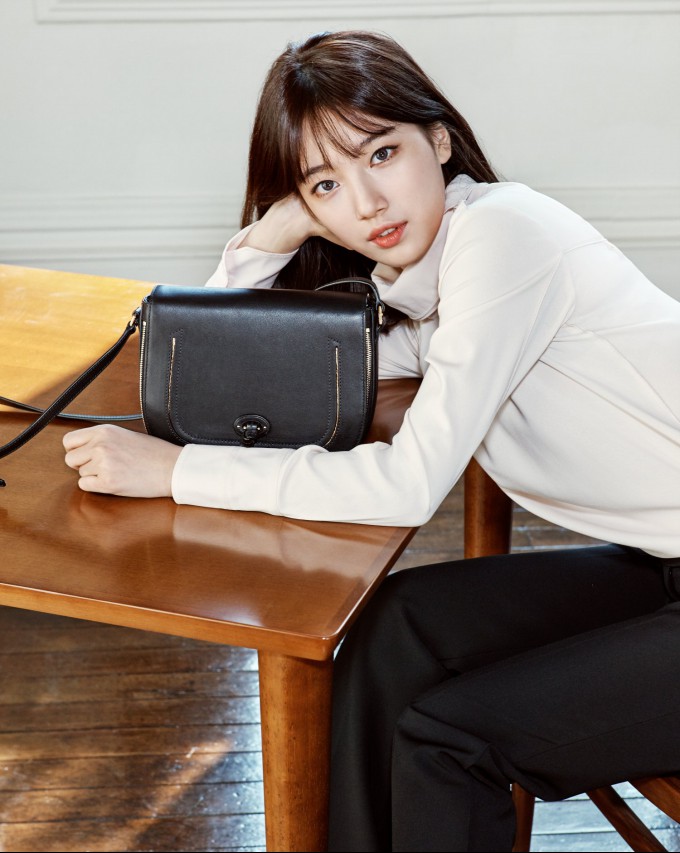 빈폴액세서리_수지 화보 2_보니백.jpg