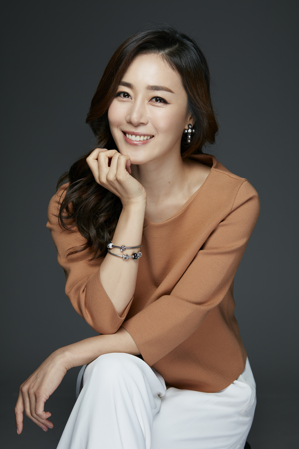 문정희_민관김스튜디오 제공 프로필.jpg