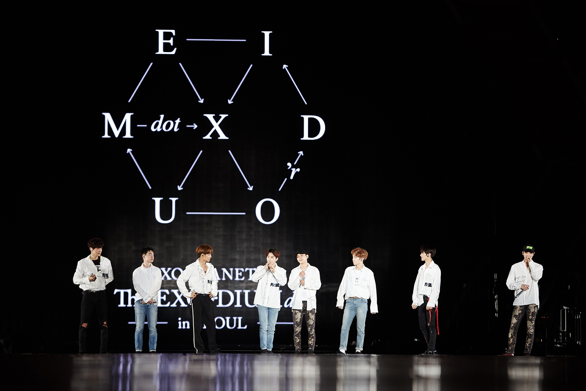 엑소 세 번째 콘서트 앙코르 공연 사진2.jpg