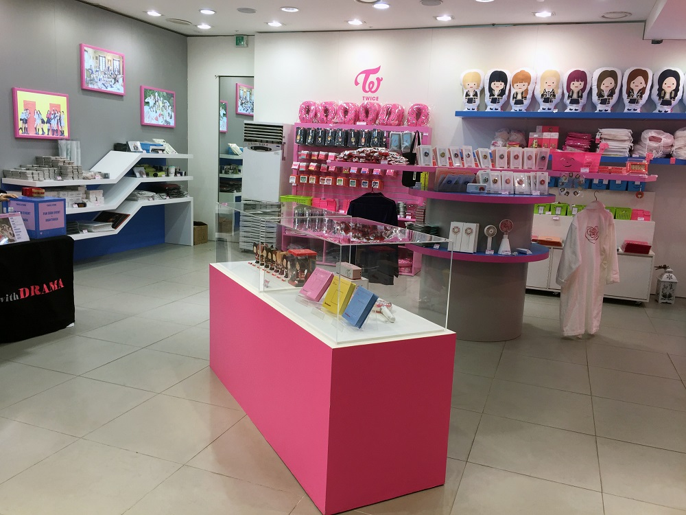 TWICE STORE_3.jpg