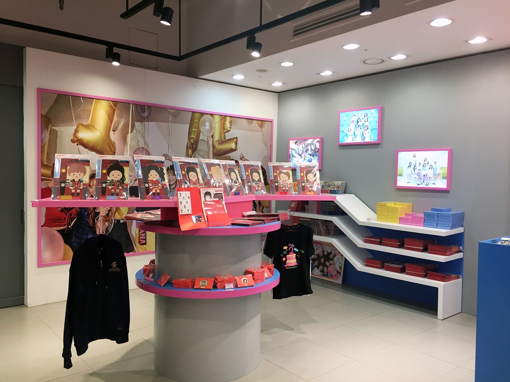 TWICE STORE_2.jpg