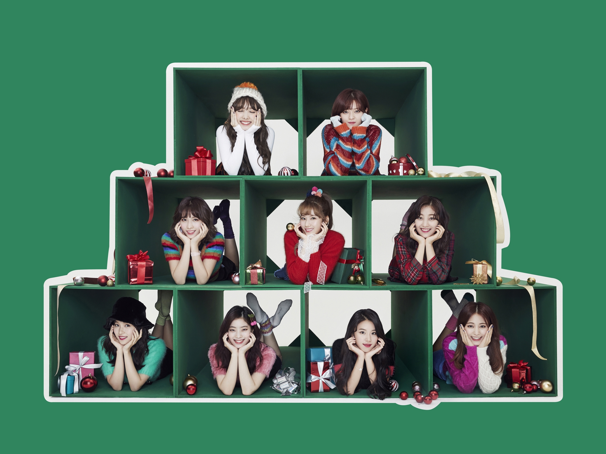 트와이스_메리&해피_단체 (2).jpg