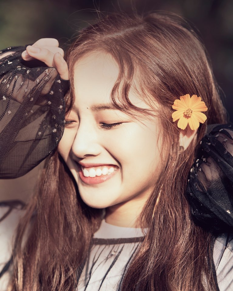 크리샤츄_메인.jpg