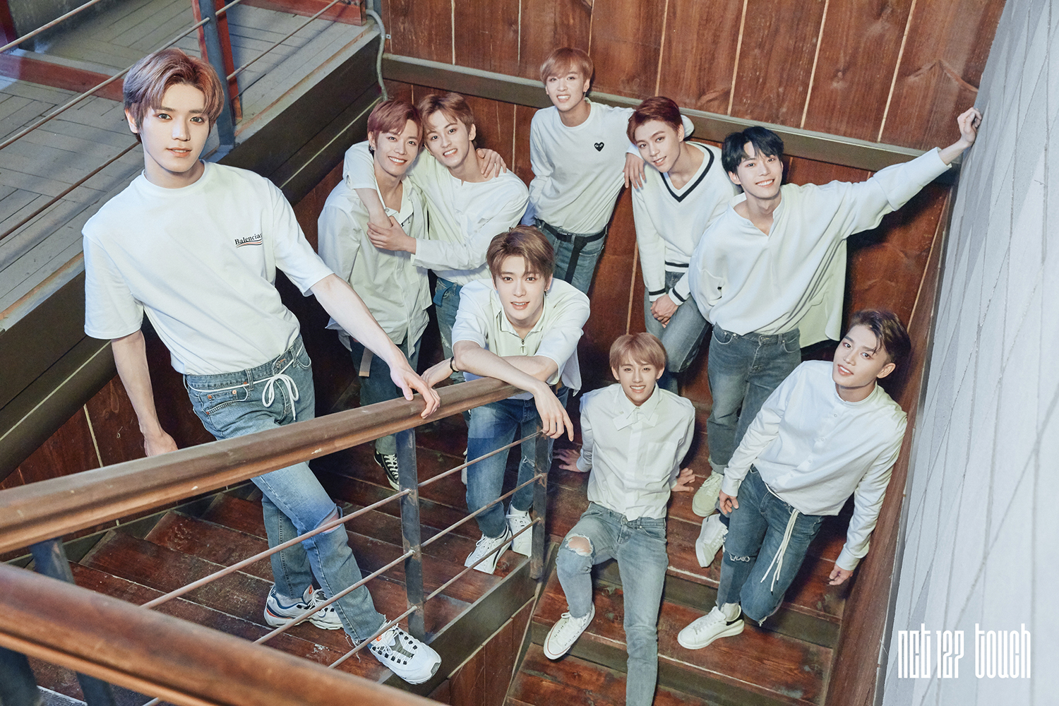NCT 127 이미지 (왼쪽부터 시계방향으로 태용, 유타, 마크, 해찬, 쟈니, 도영, 태일, 윈윈, 재현).jpg