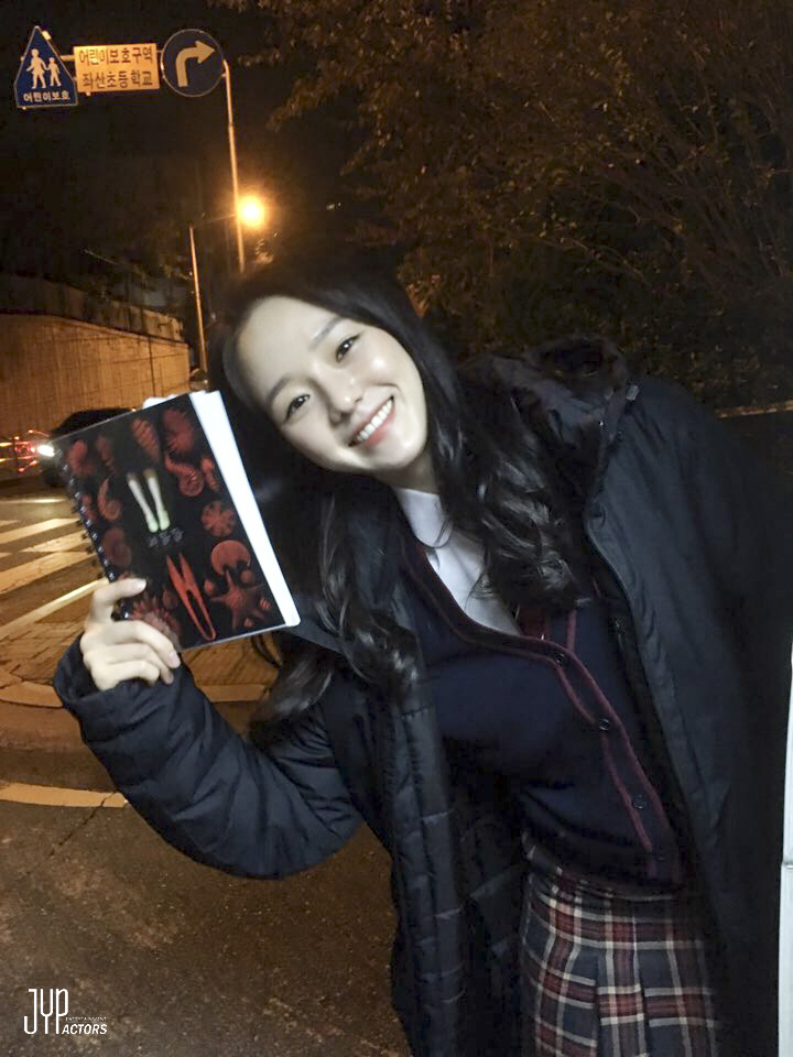 박규영_괴물들.jpg