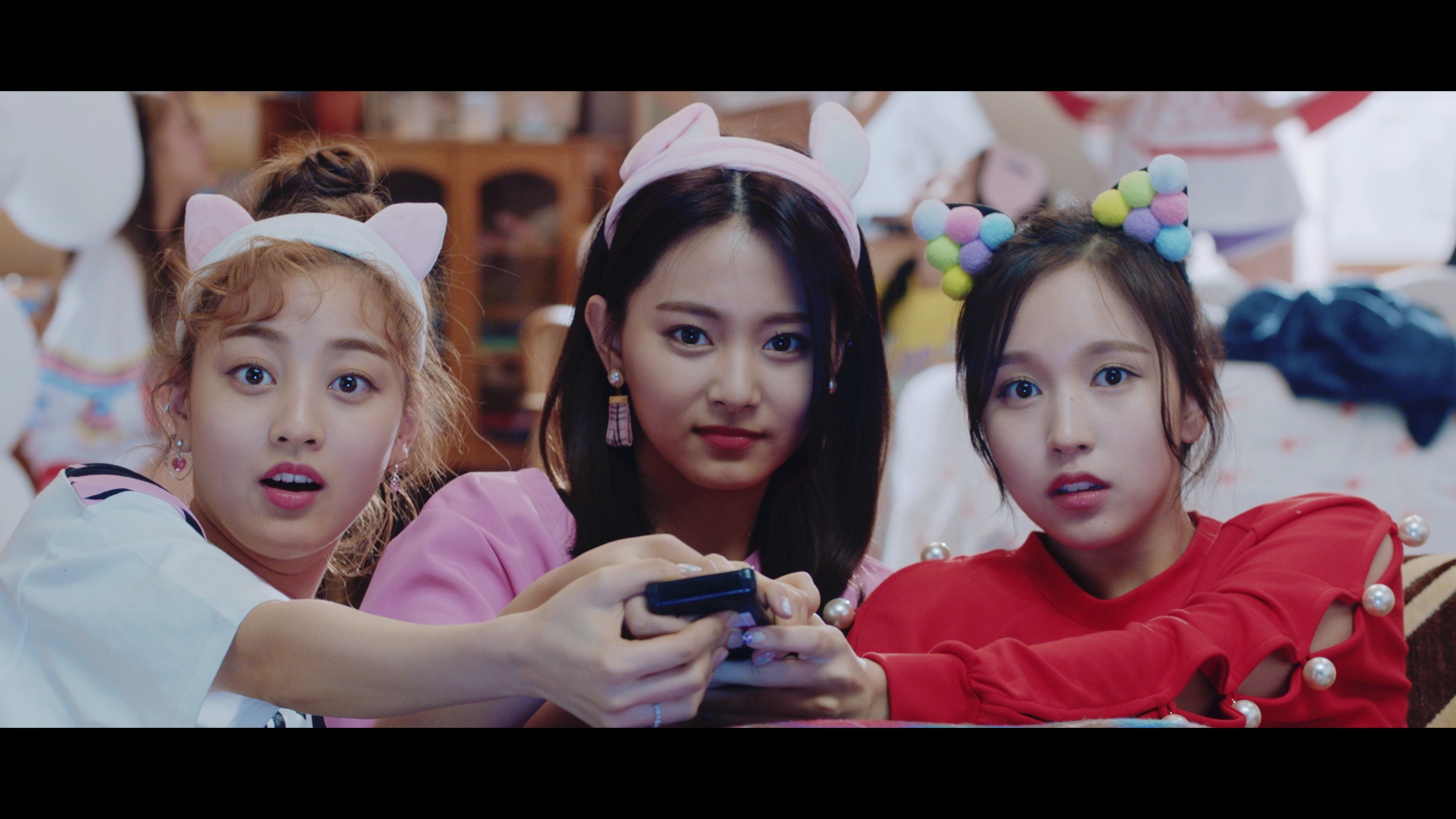 트와이스 지효-미나-쯔위_왓이즈러브_캡처 (1).jpg