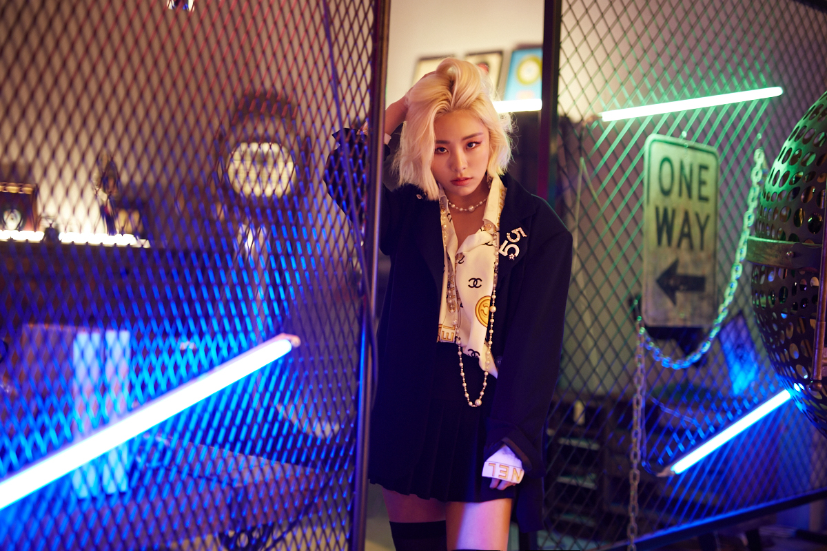 마마무 휘인_메인.jpg