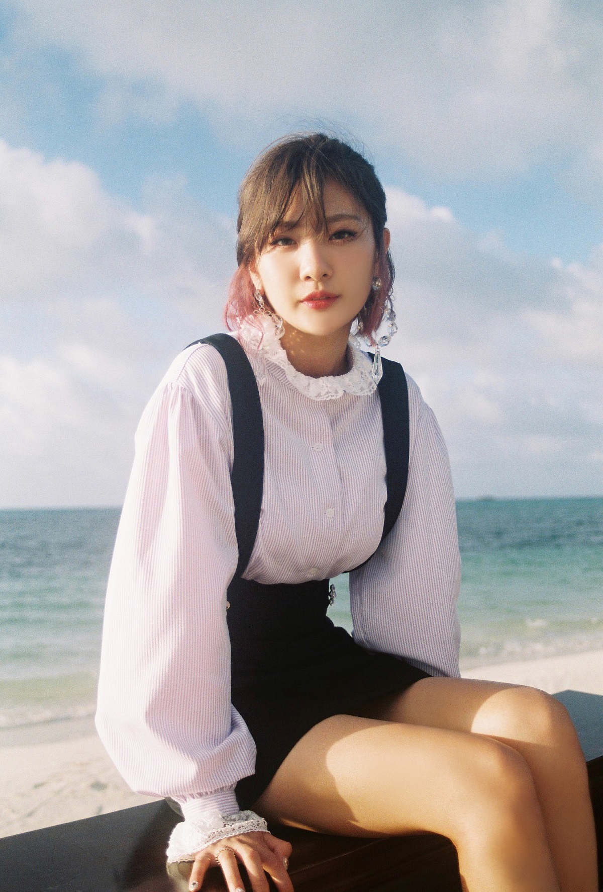 1-4 볼빨간사춘기 안지영 Red Diary Page.2.jpg