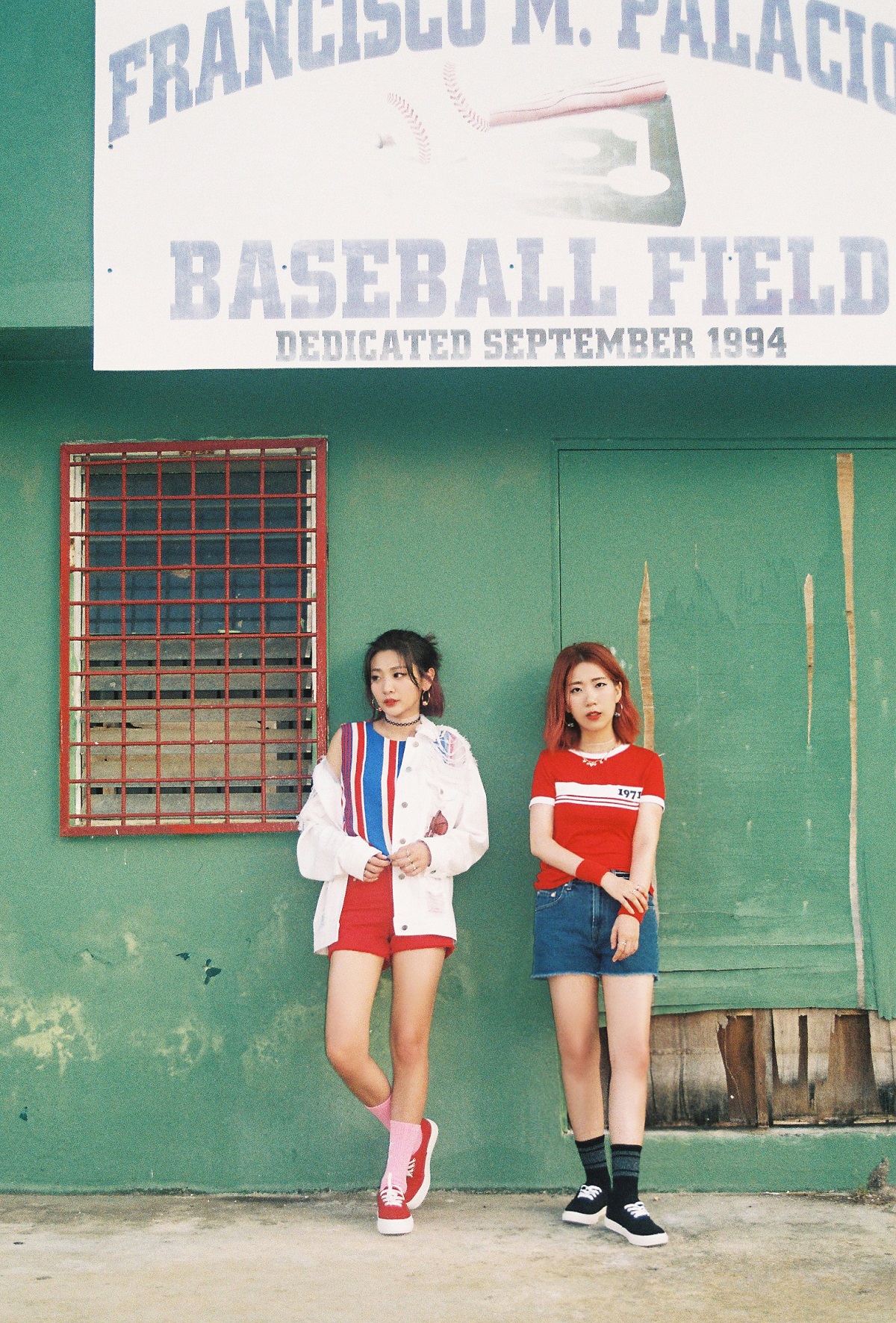 1-1볼빨간사춘기 Red Diary Page.2.jpg