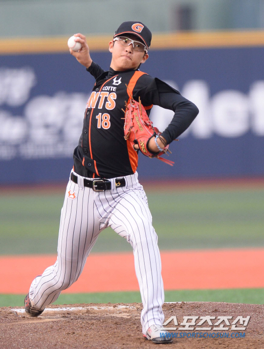 박세웅.jpg