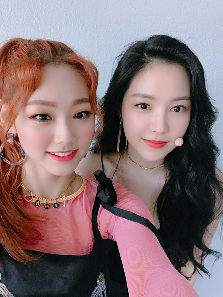 월_구구단 미나 대기실 셀카 (1).jpg