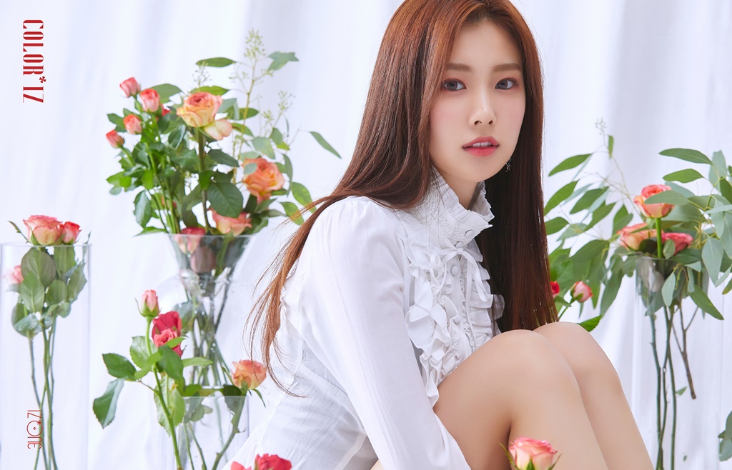 (1019) 아이즈원 _컬러라이즈_ 3차 오피셜 포토 #강혜원.jpg