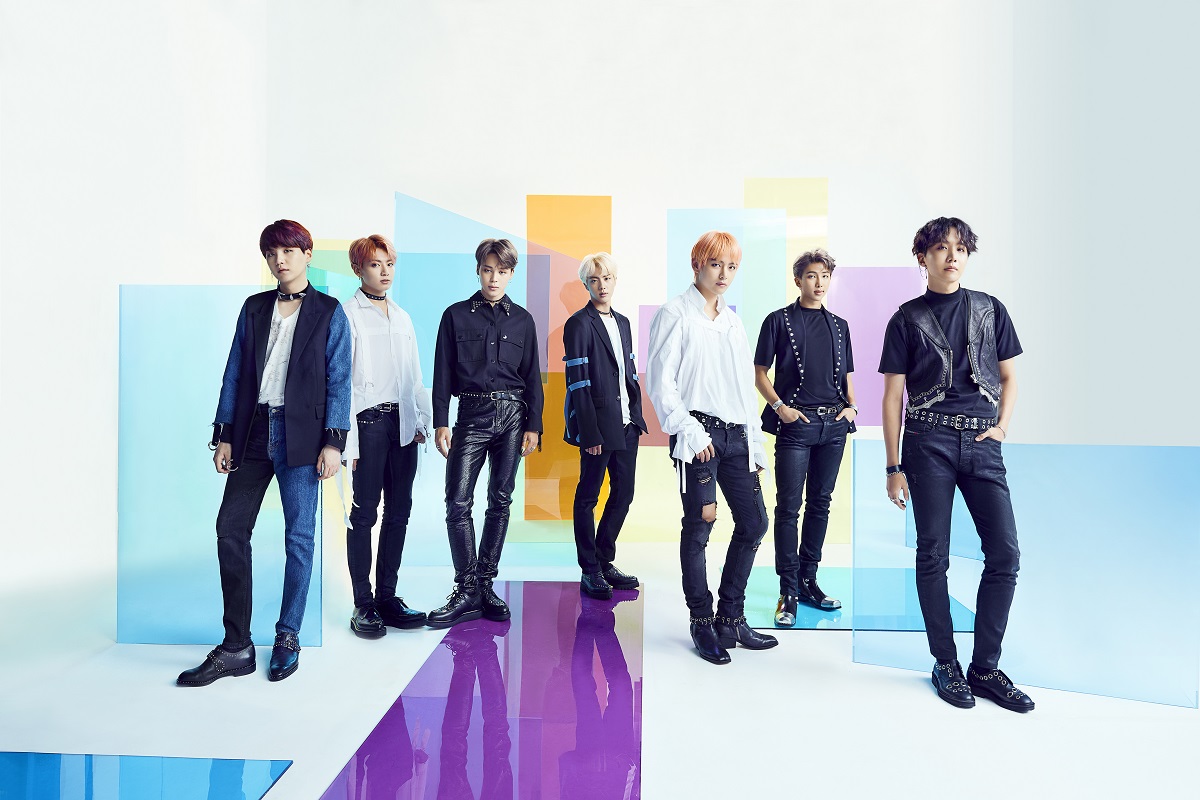 방탄소년단(BTS)_일본 싱글 FAKE LOVE Airplane pt.2.jpg