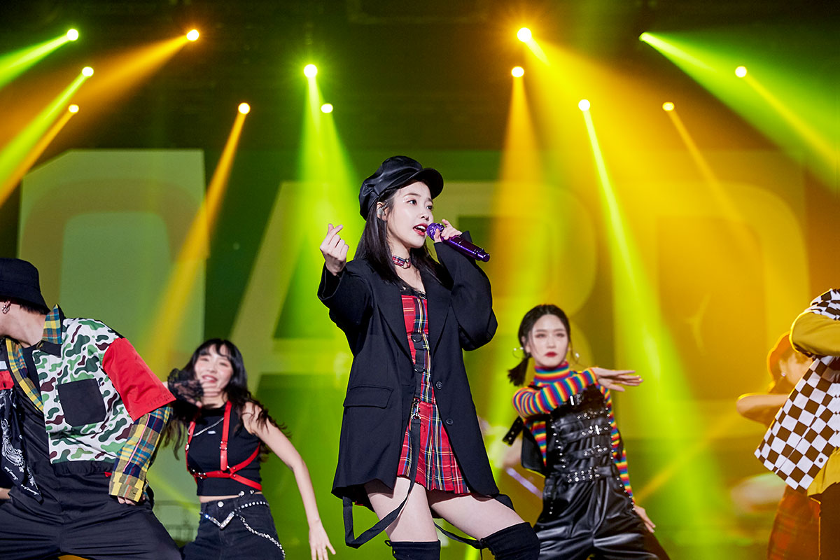 아이유_ 2018 10주년 투어 콘서트 이 지금 04.jpg