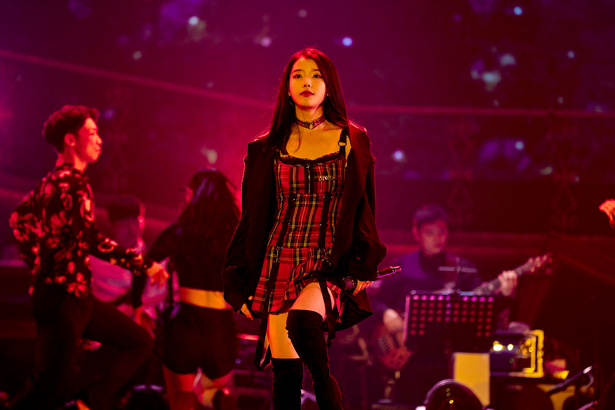 아이유_ 2018 10주년 투어 콘서트 이 지금 03.jpg