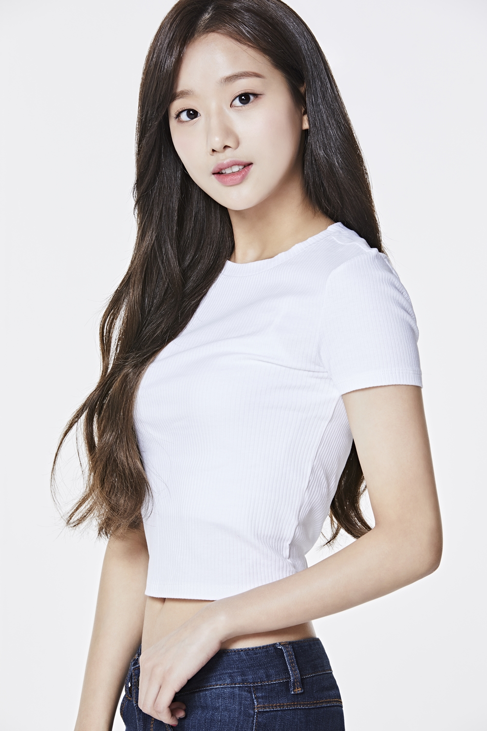 에이프릴_나은.jpg