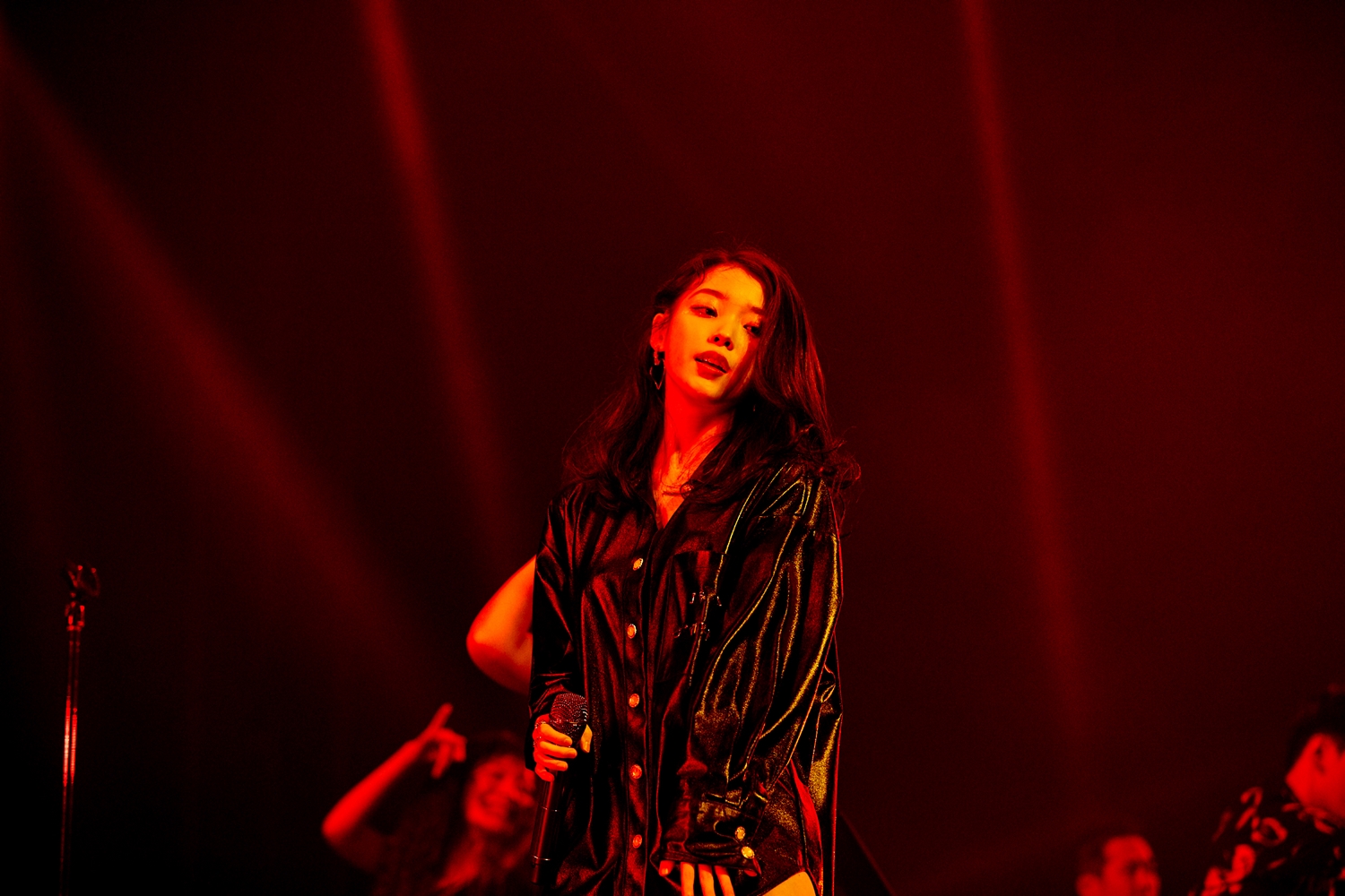 아이유_ 10주년 투어 콘서트 _이 지금_ 커튼콜 in 제주 05.jpg