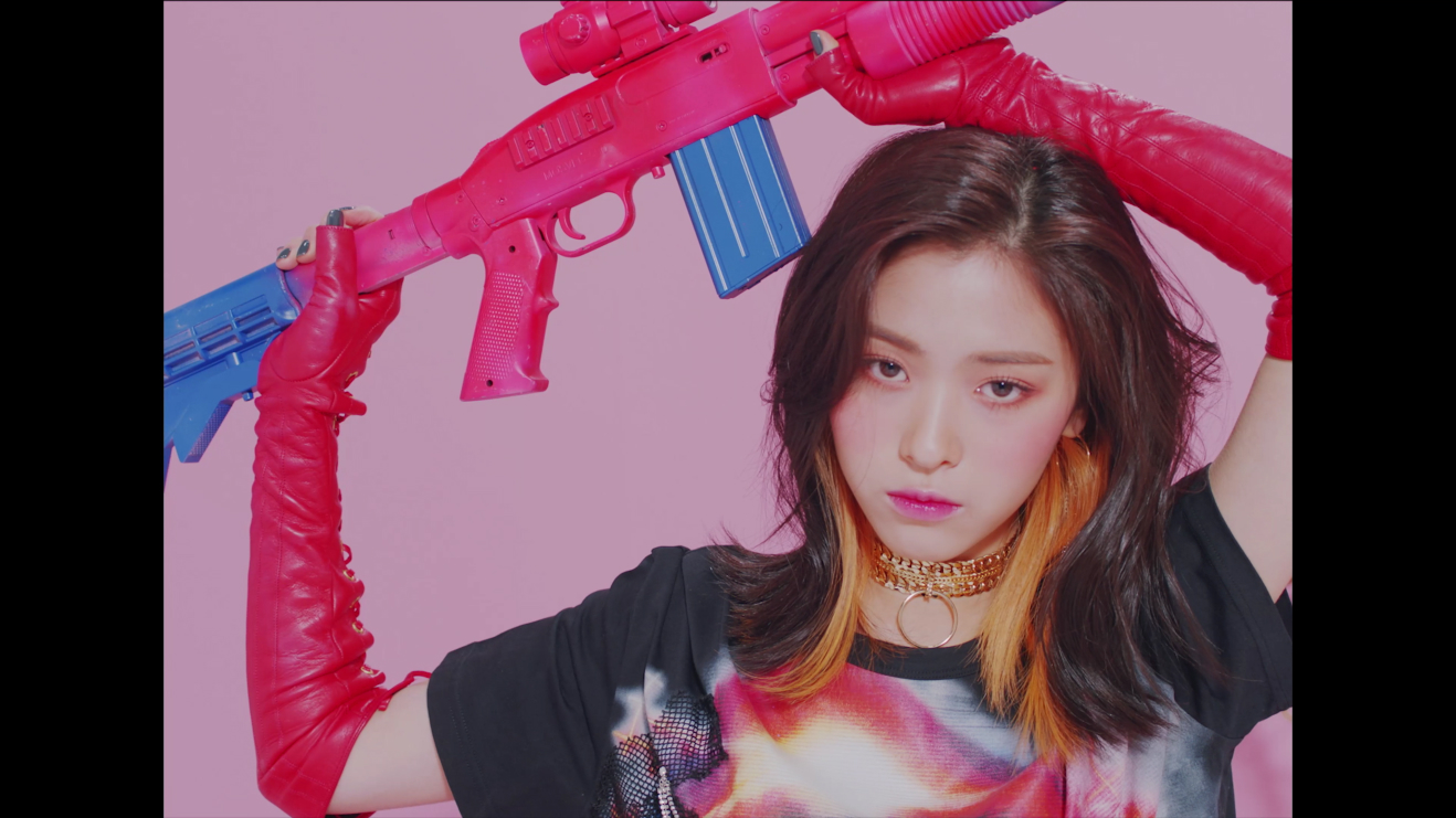 ITZY_류진.jpg