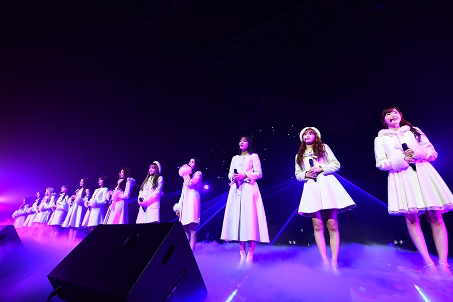 (0121) 아이즈원 일본 데뷔 쇼케이스 스틸컷3.jpg