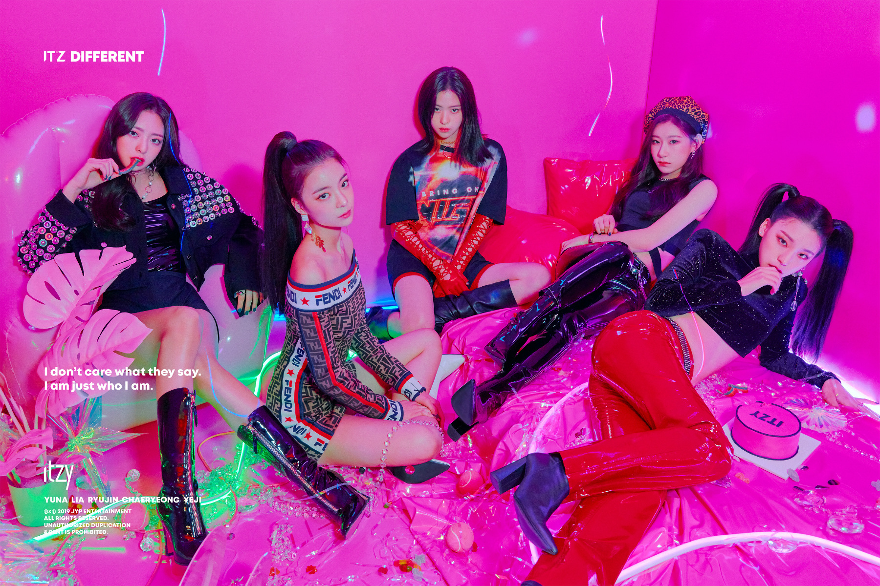 ITZY(있지)_단체 (1).jpg