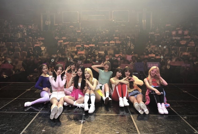 (0225) 네이처_데뷔 첫 공식팬미팅_인증샷1.jpg