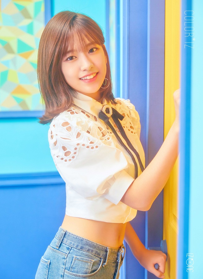 (0304) 아이즈원 안유진2.jpg