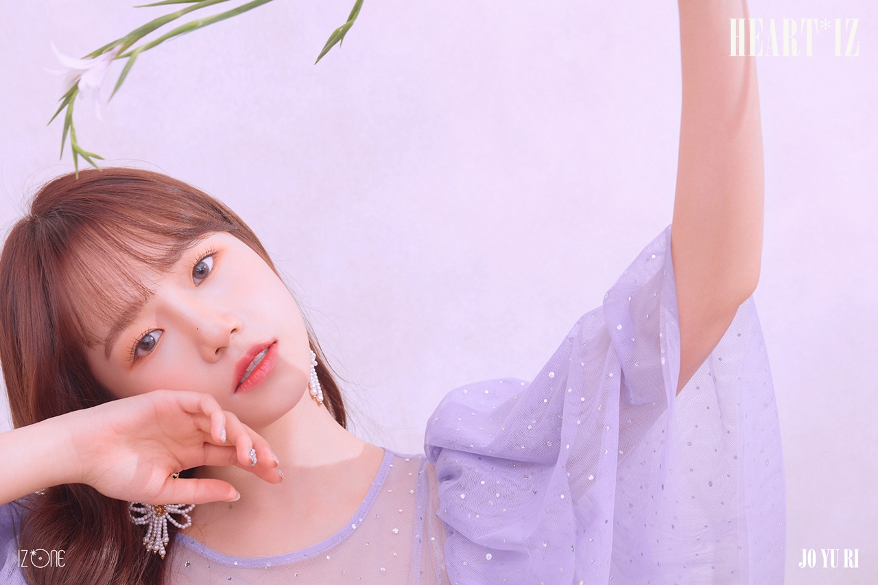 (0321) 아이즈원 미니 2집 _하트아이즈_ 오피셜 포토 #조유리.jpg