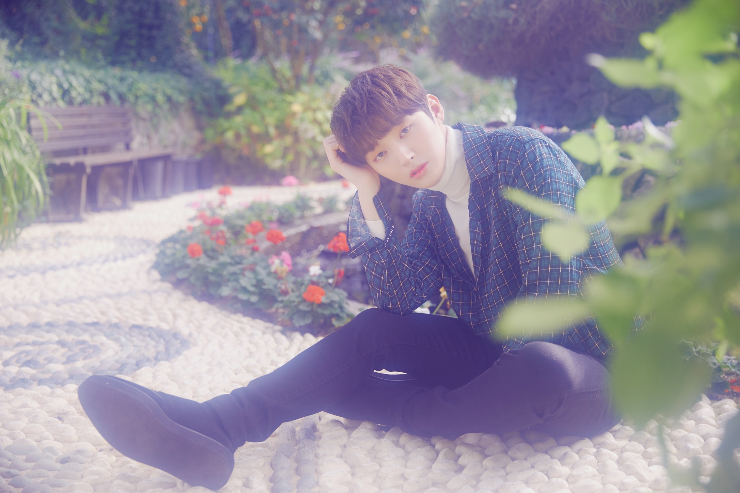 윤지성_메인.jpg