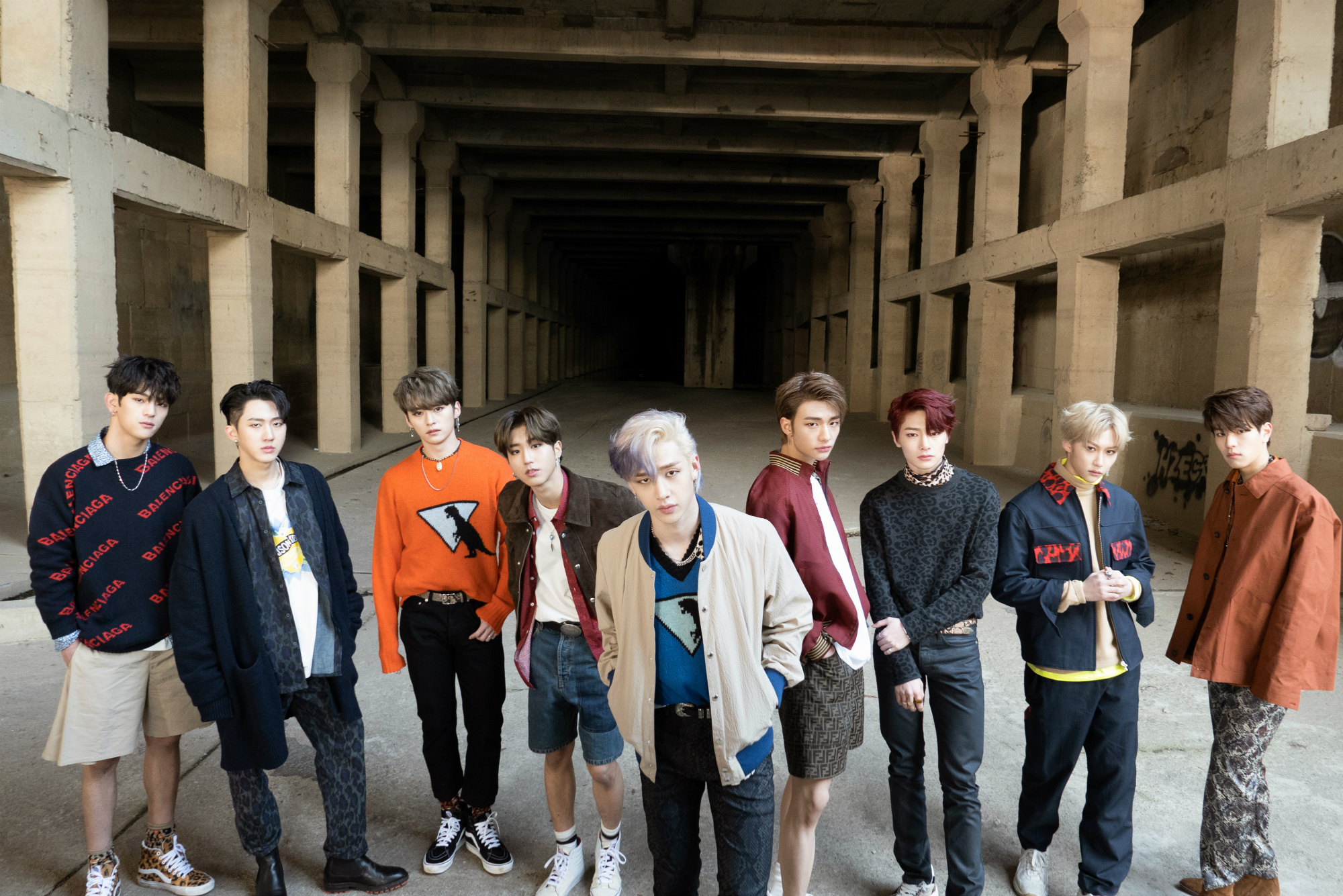 스트레이 키즈_단체.jpg