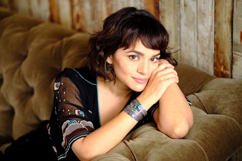 Norah Jones_Begin Again_사진1.jpg