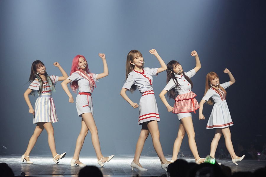 (0610) 아이즈원 콘서트 스틸컷5.jpg