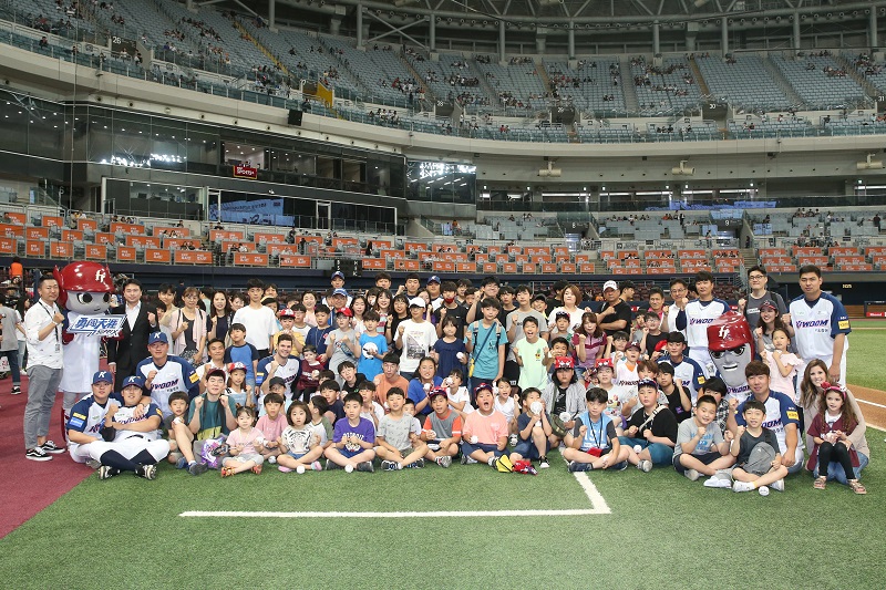 브리검과 함께 초청행사 진행 _ 단체사진.jpg