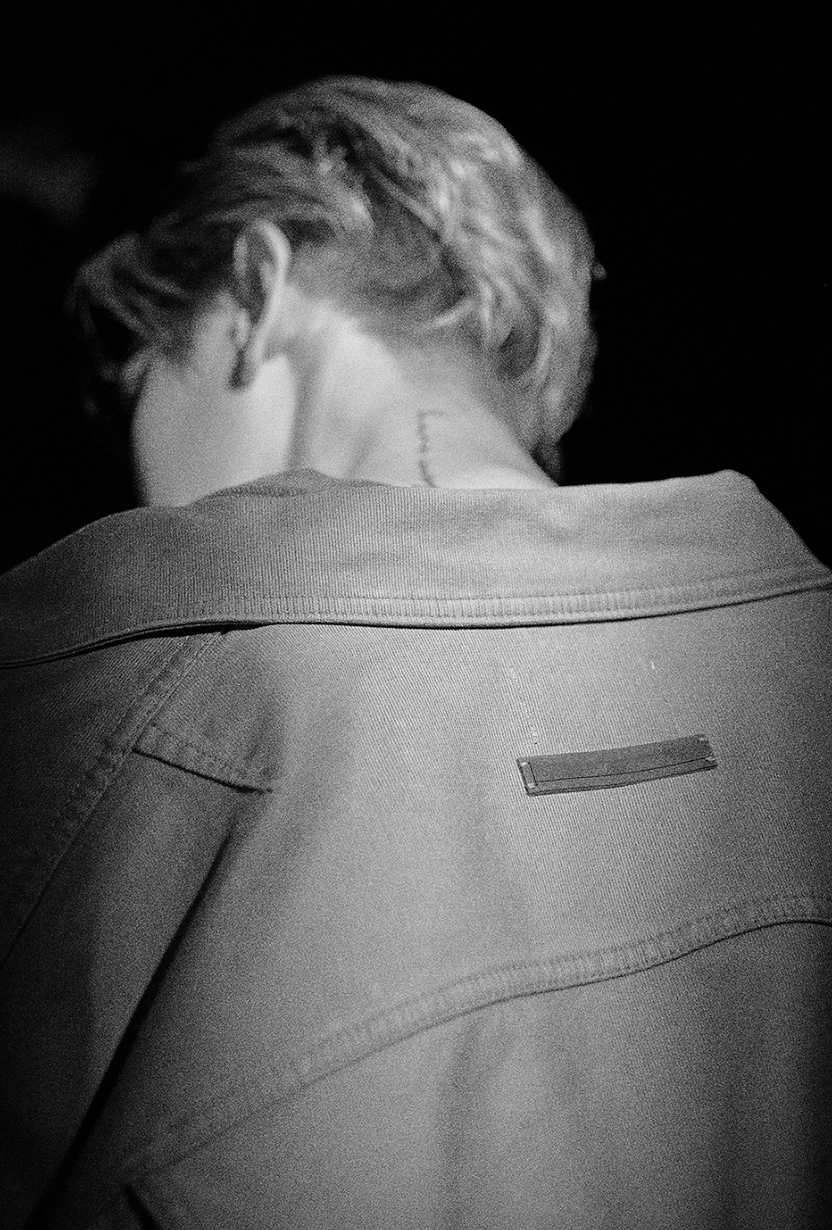 백현 첫 번째 미니앨범 City Lights 이미지.jpg
