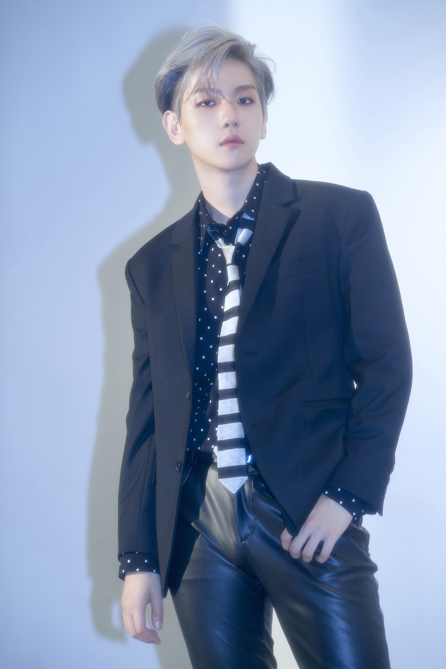 백현 첫 번째 미니앨범 City Lights 티저 이미지 1.jpg