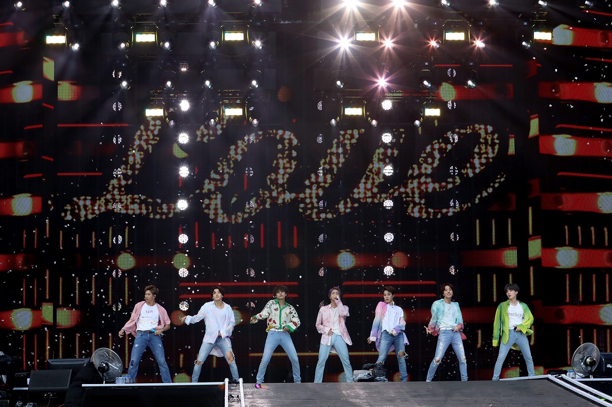 2.방탄소년단_일본 오사카 콘서트.jpg