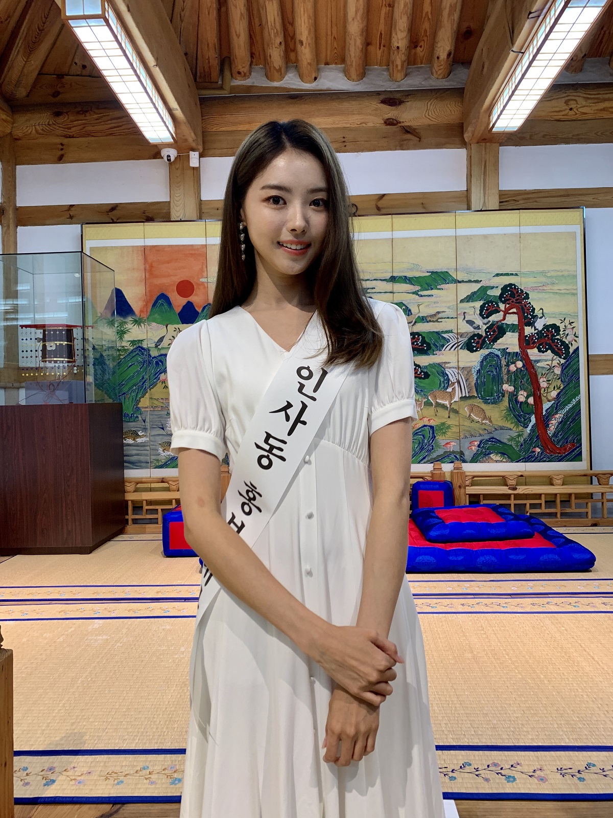 190826 - [임나영] 국보급 비주얼로 인사동 문화지구 홍보대사 위촉! (2).jpg
